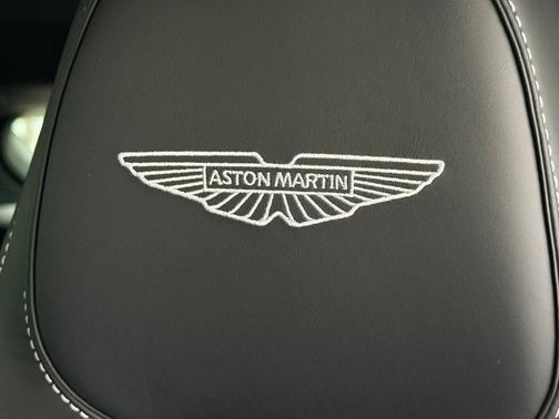 2025 Aston Martin DBX 707