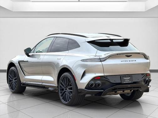 2025 Aston Martin DBX 707