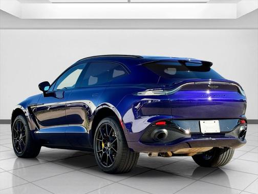 2022 Aston Martin DBX Base