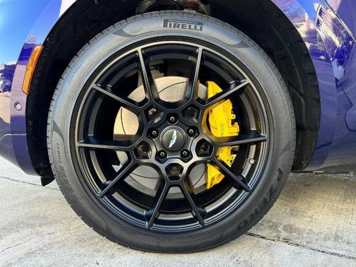 2022 Aston Martin DBX Base