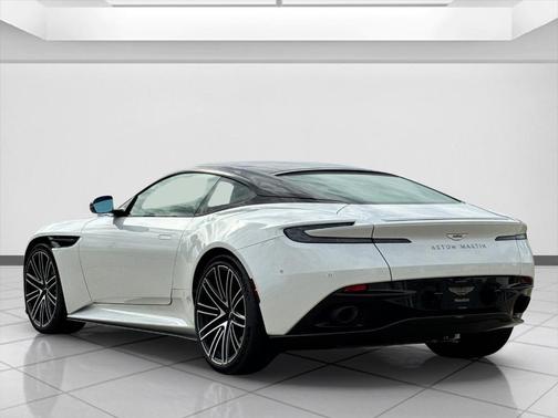 2024 Aston Martin DB12 Base