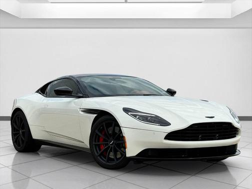 2022 Aston Martin DB11 V8