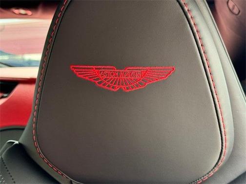 2022 Aston Martin DB11 V8