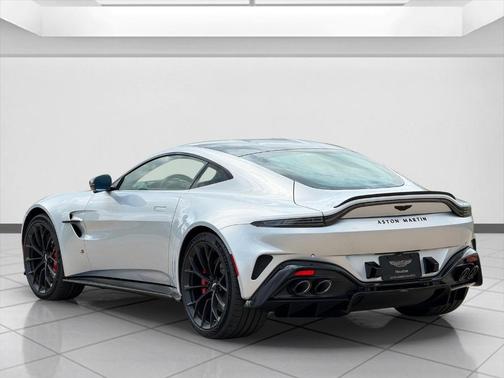 2026 Aston Martin Vantage Base