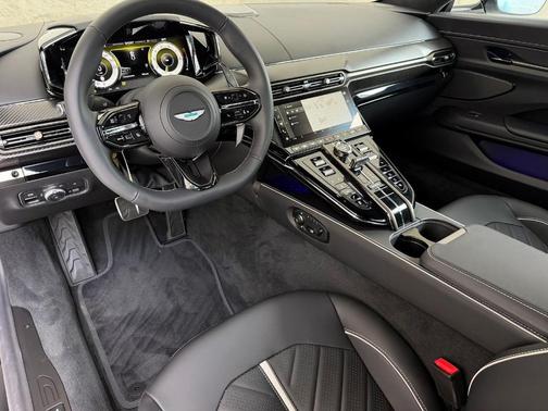 2026 Aston Martin Vantage Base