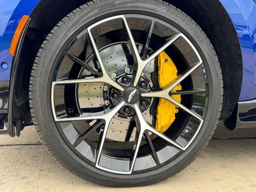 2025 Aston Martin DBX 707