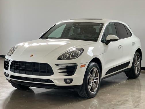 White 2017 Porsche Macan Base