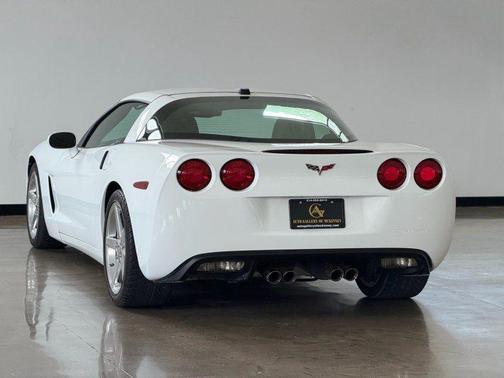 White 2005 Chevrolet Corvette