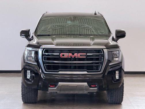 Black 2022 GMC Yukon XL AT4
