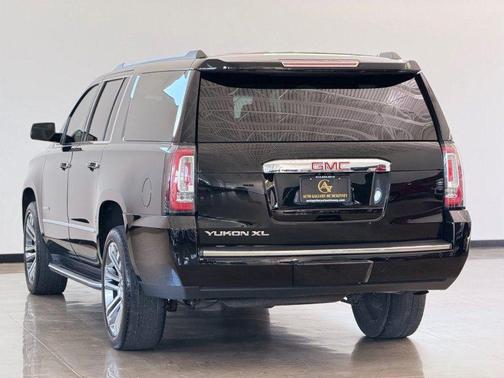 Black 2019 GMC Yukon XL Denali