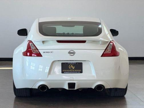 Pearl White 2009 Nissan 370Z Touring