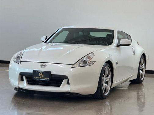 Pearl White 2009 Nissan 370Z Touring