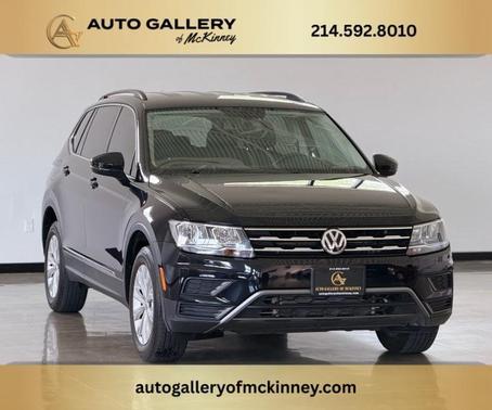 Deep Black Pearl Effect 2018 Volkswagen Tiguan 2.0T SE