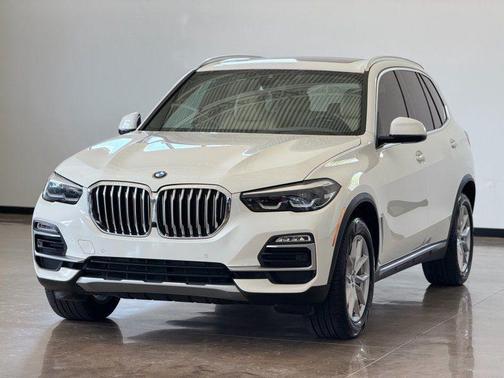 White 2021 BMW X5 sDrive40i