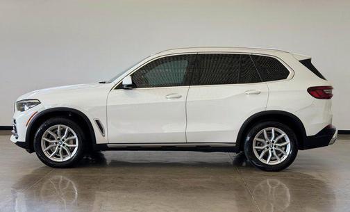 White 2021 BMW X5 sDrive40i