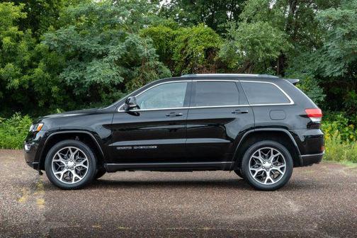 2018 Jeep Grand Cherokee Sterling Edition