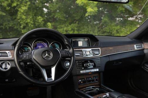 2014 Mercedes-Benz E-Class E 350 Luxury w/ Lane Keep Assist & Keyless Go