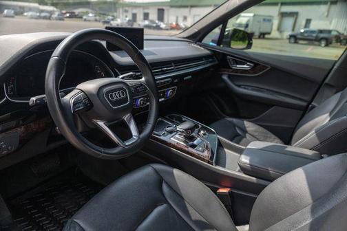 2019 Audi Q7 55 Premium Plus