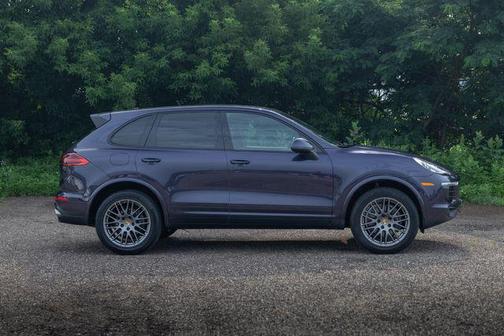 2018 Porsche Cayenne Platinum Edition