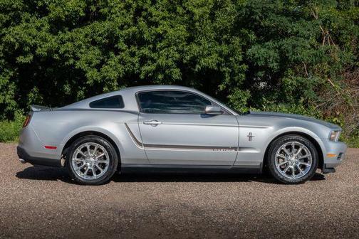 2011 Ford Mustang V6 Premium