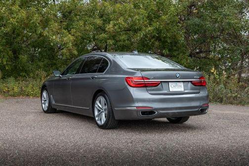 2016 BMW 750 i xDrive