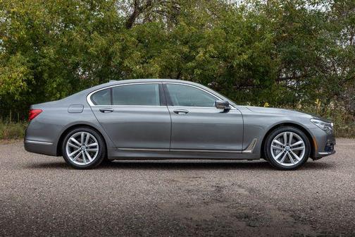 2016 BMW 750 i xDrive
