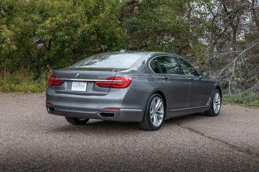 2016 BMW 750 i xDrive