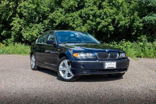2004 BMW 330 330xi w/ Heated Seats, Cruise Control, Premium PKG