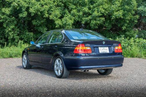 2004 BMW 330 330xi w/ Heated Seats, Cruise Control, Premium PKG