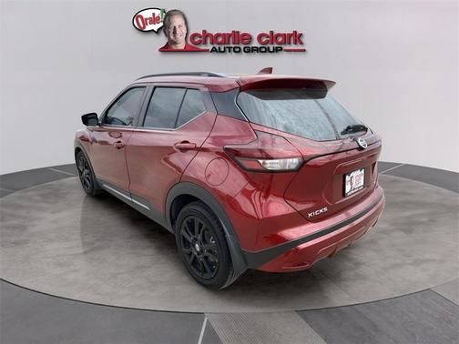2021 Nissan Kicks SR
