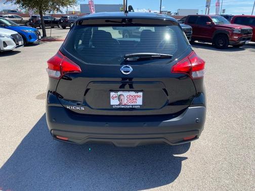 2020 Nissan Kicks S