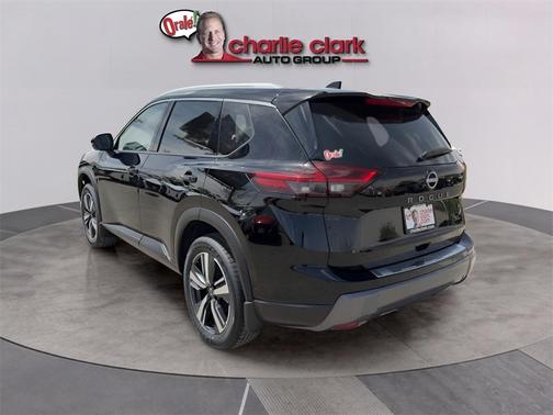 2025 Nissan Rogue SL