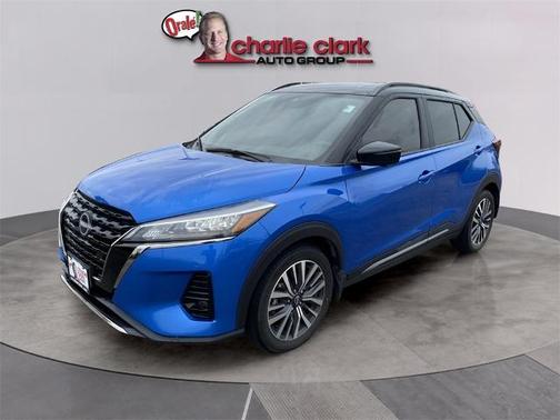 2023 Nissan Kicks SR