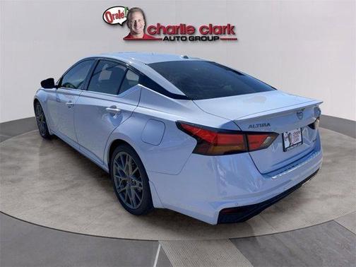 2023 Nissan Altima 2.0 SR