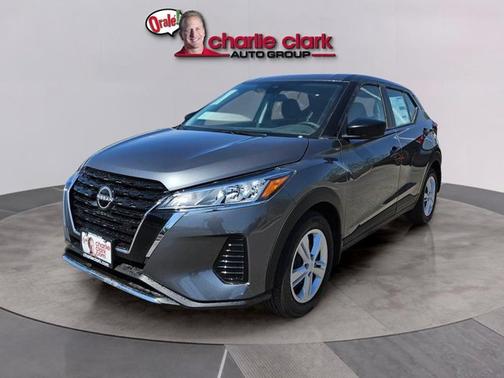 Gun Metallic 2025 Nissan Kicks Play S