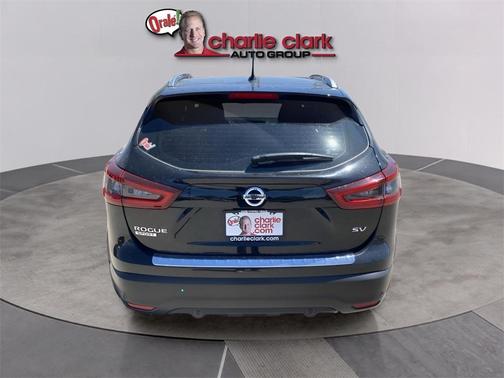 2022 Nissan Rogue Sport SV