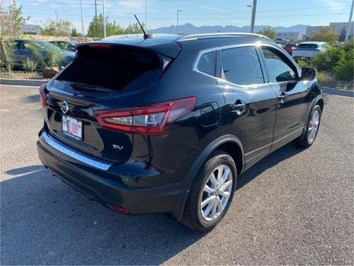 2022 Nissan Rogue Sport SV