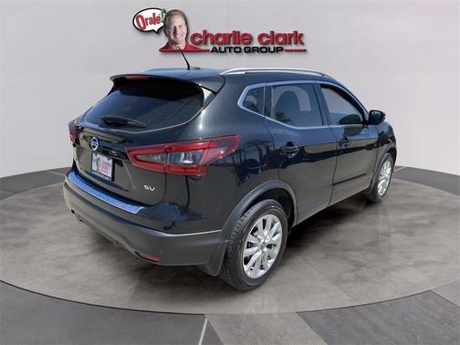 2022 Nissan Rogue Sport SV