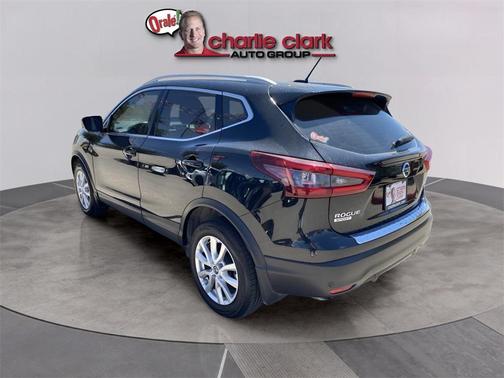 2022 Nissan Rogue Sport SV
