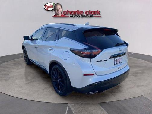 2022 Nissan Murano SV