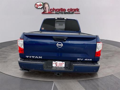 2023 Nissan Titan SV