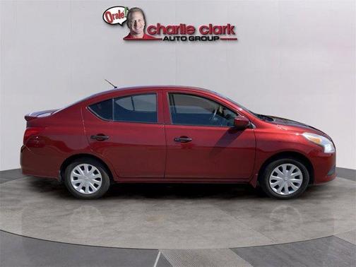 2017 Nissan Versa 1.6 S+