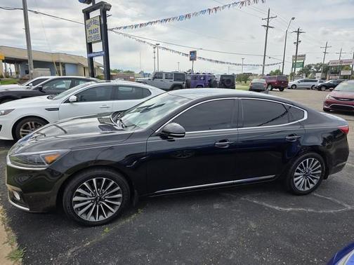 2017 Kia Cadenza Premium