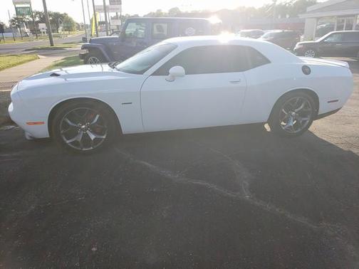 2016 Dodge Challenger R/T Plus