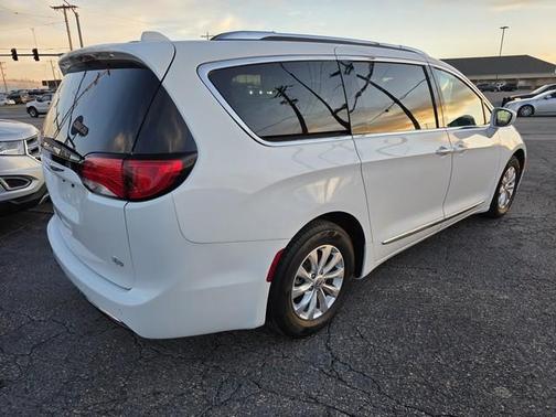 2018 Chrysler Pacifica Touring-L Plus