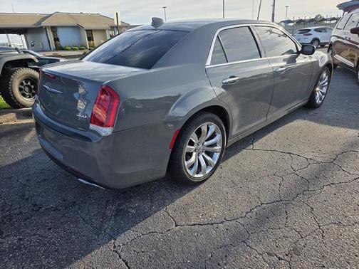2018 Chrysler 300 Limited