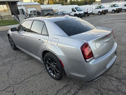 2018 Chrysler 300 S