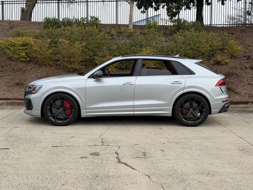 2025 Audi RS Q8 performance