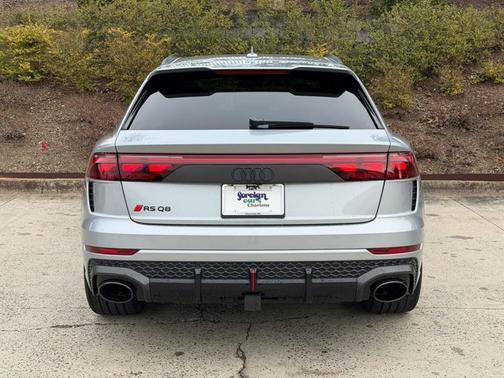 2025 Audi RS Q8 performance