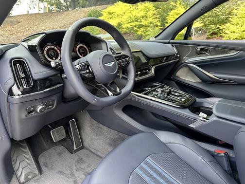 2025 Aston Martin DBX 707